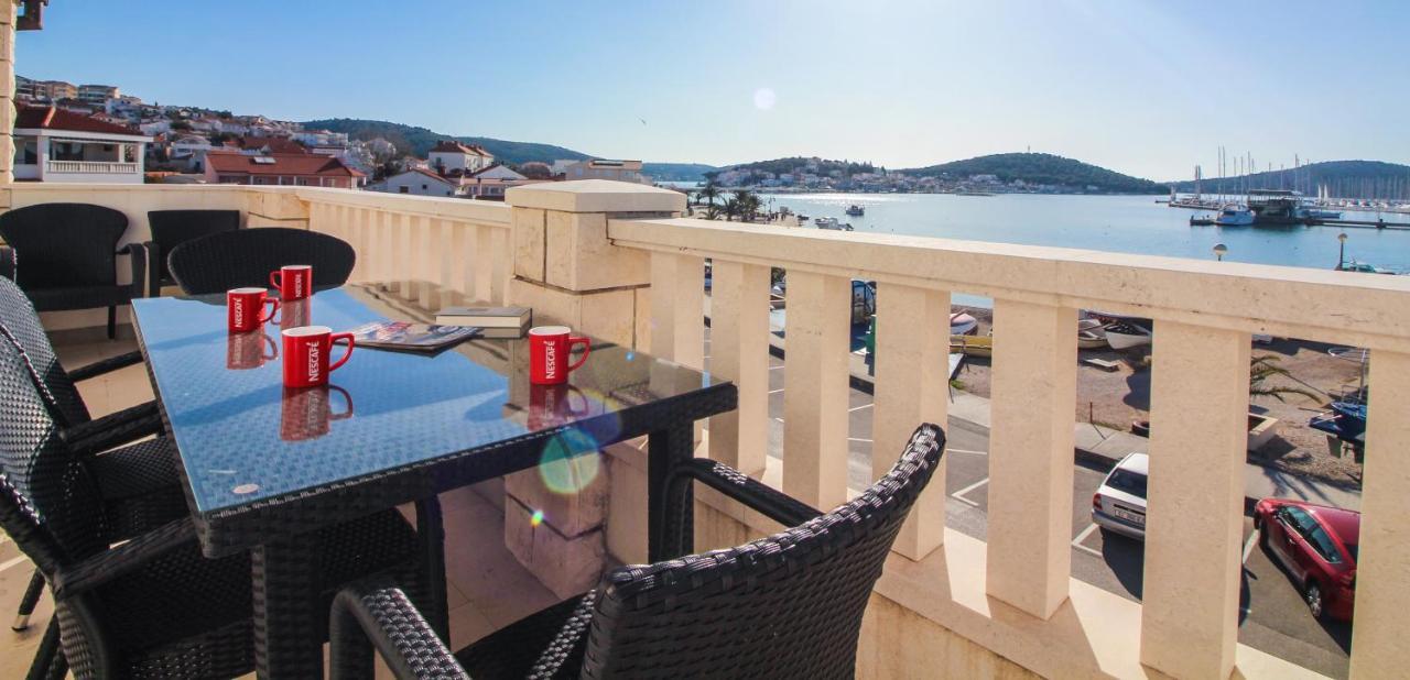 Goles Apartments-First Row To The Sea Rogoznica  Extérieur photo
