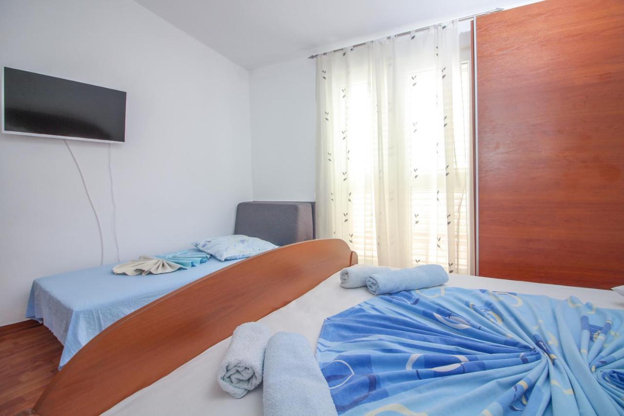 Goles Apartments-First Row To The Sea Rogoznica  Extérieur photo