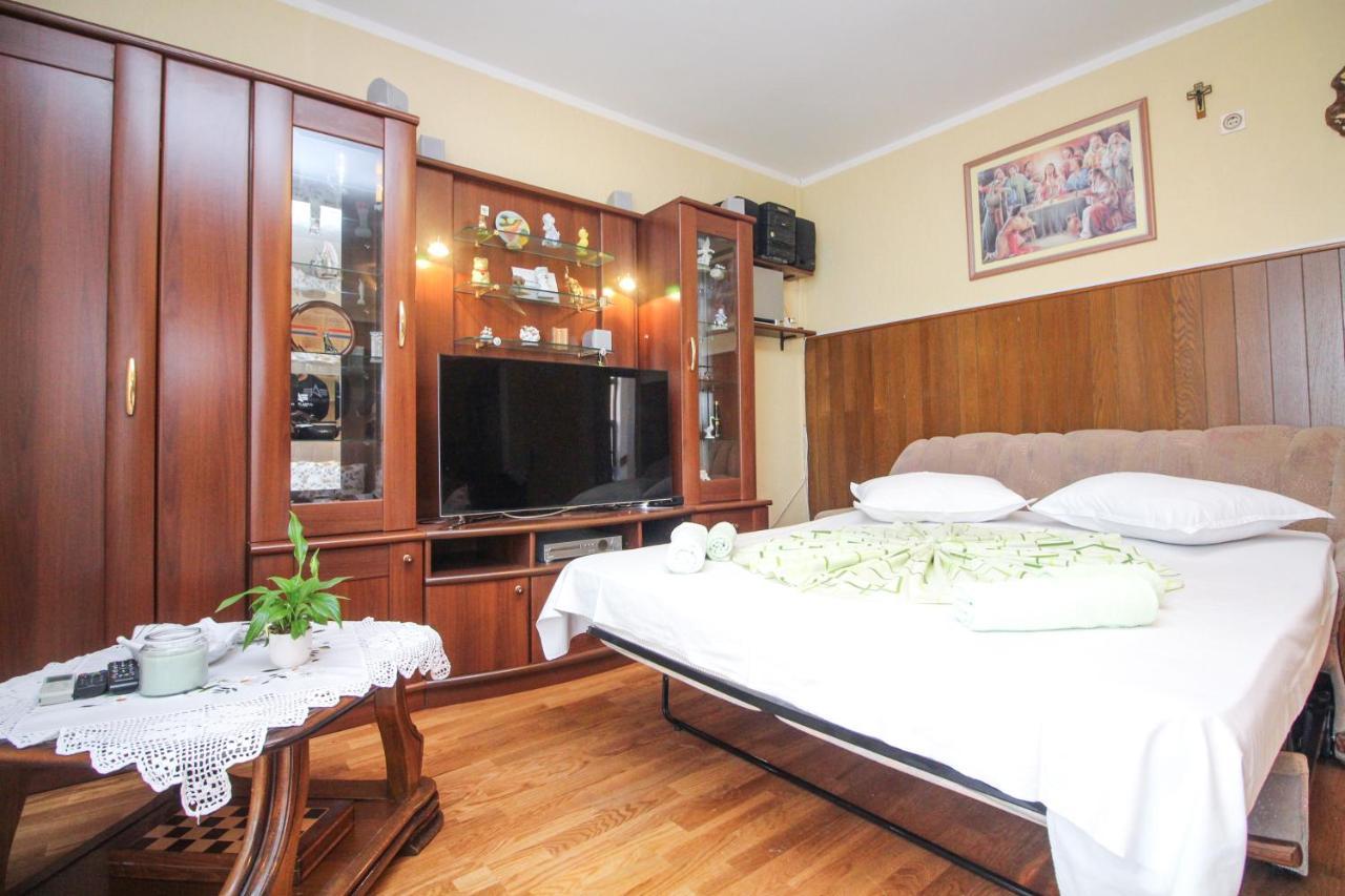 Goles Apartments-First Row To The Sea Rogoznica  Extérieur photo