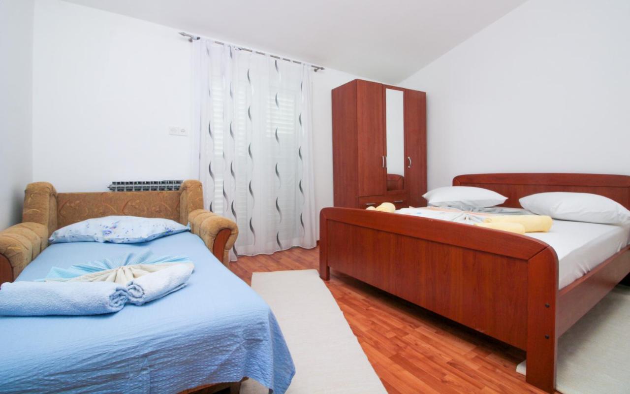 Goles Apartments-First Row To The Sea Rogoznica  Extérieur photo