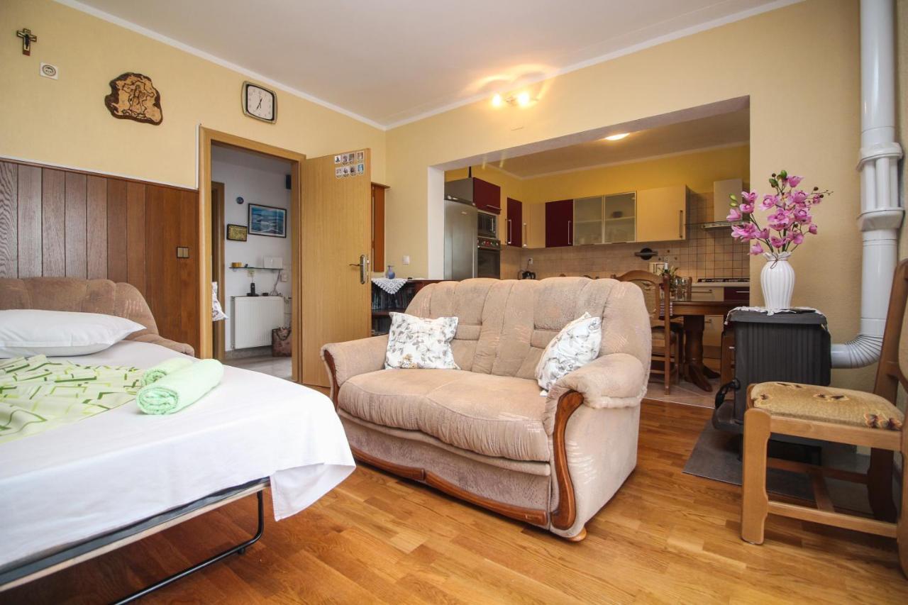 Goles Apartments-First Row To The Sea Rogoznica  Extérieur photo