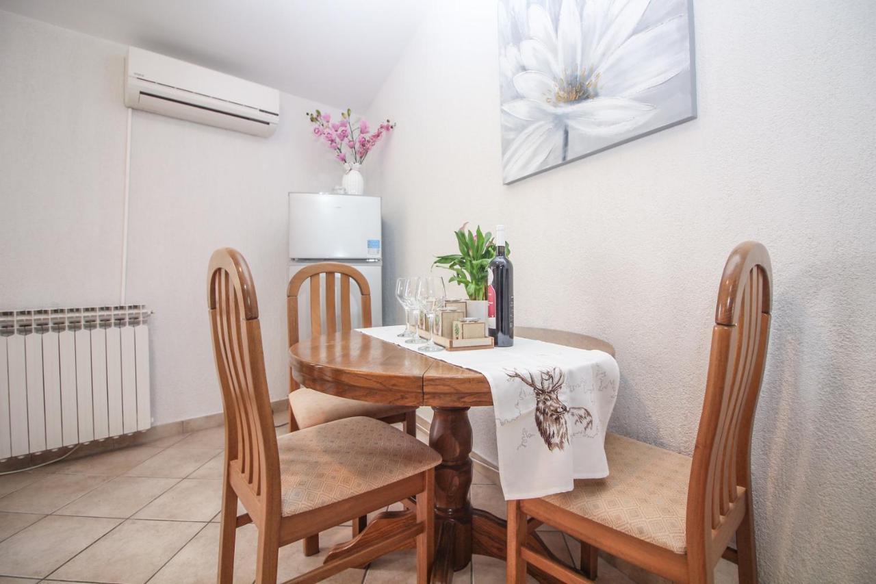 Goles Apartments-First Row To The Sea Rogoznica  Extérieur photo