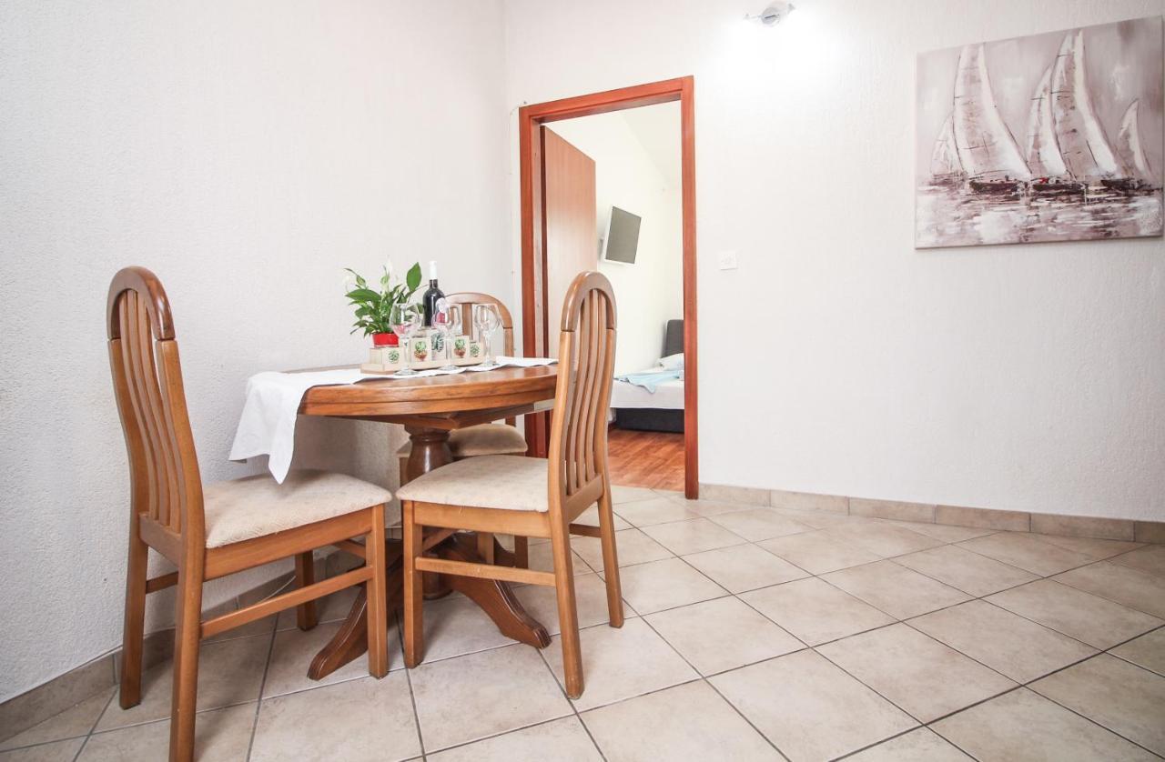 Goles Apartments-First Row To The Sea Rogoznica  Extérieur photo
