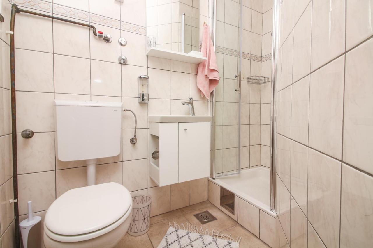 Goles Apartments-First Row To The Sea Rogoznica  Extérieur photo