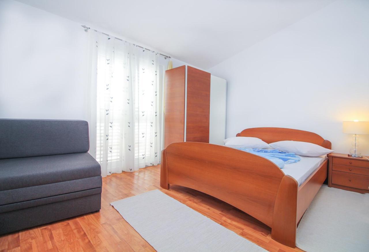 Goles Apartments-First Row To The Sea Rogoznica  Extérieur photo